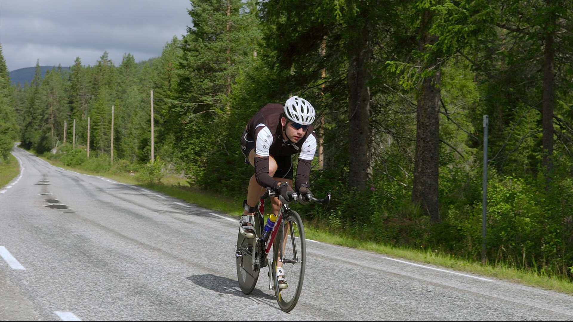 五大联赛战术压制型比赛增多，五大联赛技术特点